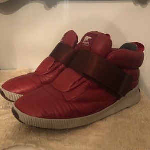 Sorel out and about puffy waterproof sneaker in red size 9